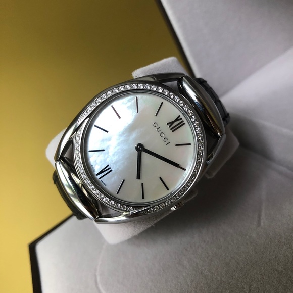 Gucci Watch Brand new with Diamonds - Picture 1 of 8